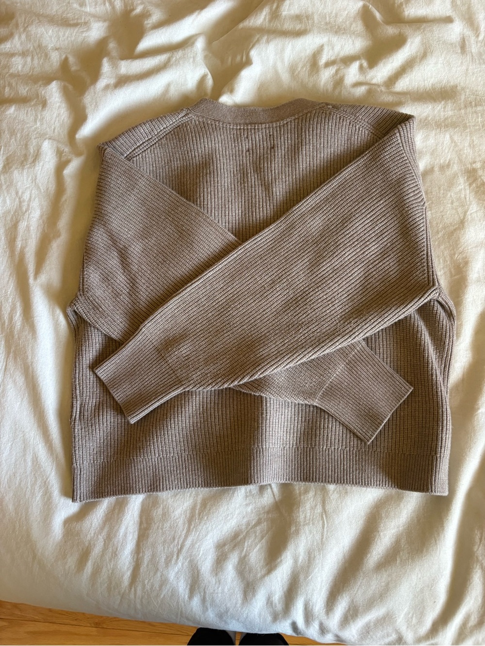 Roots's Cozy V-Neck Button Front Women's Sweater Cardigan - Taupe - Picture 3 of 4